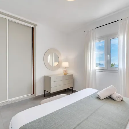 Vacation I Banus Waterfront Penthouse Marina, Sea View, Beachfront *