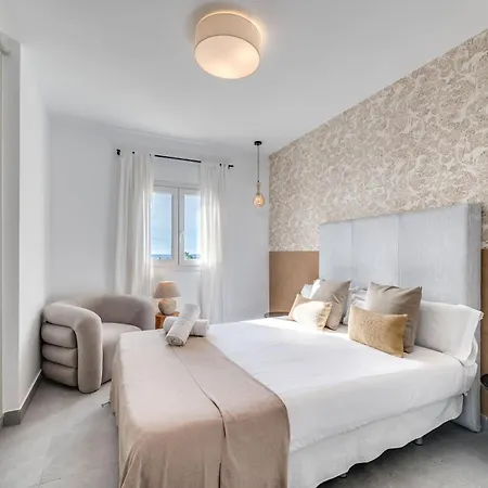 Vacation I Banus Waterfront Penthouse Marina, Sea View, Beachfront Appartement