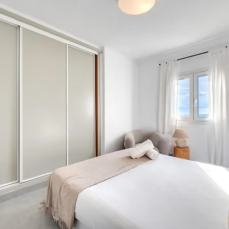 Apartment Vacation I Banus Waterfront Penthouse Marina, Sea View, Beachfront