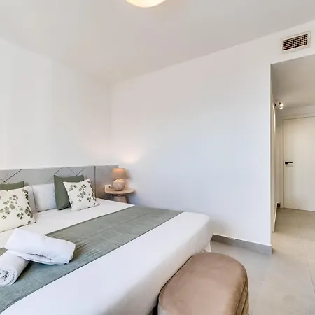 아파트 Vacation I Banus Waterfront Penthouse Marina, Sea View, Beachfront *